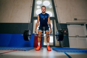 九游娱乐-名嘴：东契奇以前像一只胖老鼠 瘦身是为签新合同造势