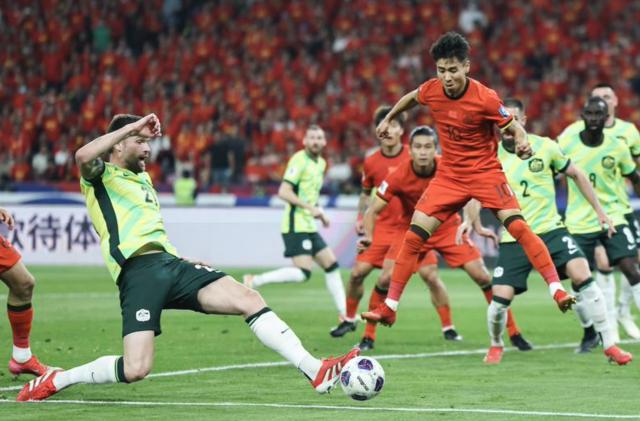 电子竞技-【世预赛】王大雷黄油手塞鸟首秀 国足0比2澳大利亚