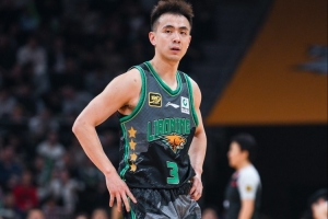 jiuyou网页登录-串联全队！赵继伟半场8投3中得9分2板8助 正负值+19领跑全场