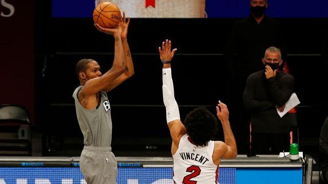 电子竞技-33岁的杜兰特再攀高峰，靠的就是被时代遗弃的中投