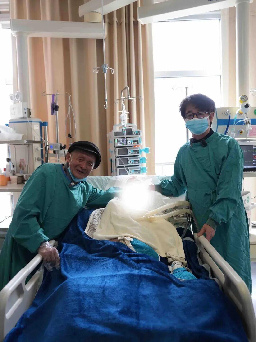 电子竞技-“老太婆走了，以后不可能再有快乐两个字了……”浙江81岁陈老伯在105天跨海探病的坚持后，含泪送别了ICU中的老伴，“她想给我减轻负担”